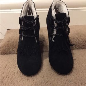 NEW WOMENS TOMS BLACK SUEDE WEDGES size 6